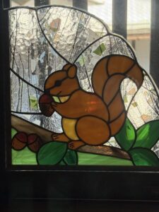 りす,ステンドグラス