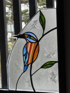 かわせみ,ステンドグラス