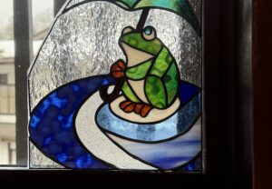 かえる,ステンドグラス