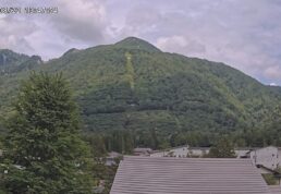 アカンダナ山